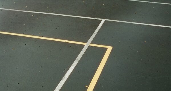 Покраска бетонного пола: выбор краски и технология