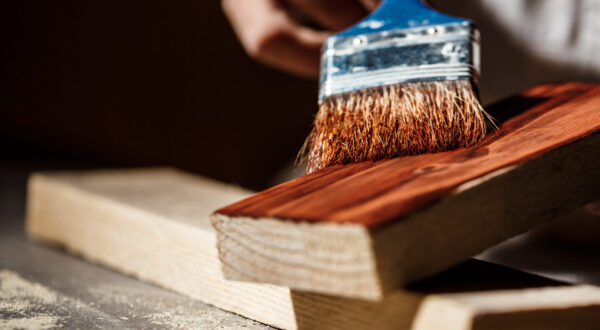 Что такое лак и как его выбрать: полное руководство для дома и ремонта