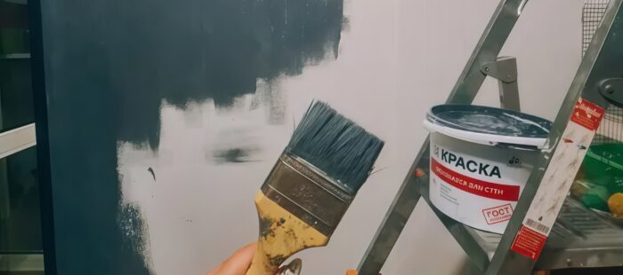 Почему краска липнет после высыхания и как это исправить